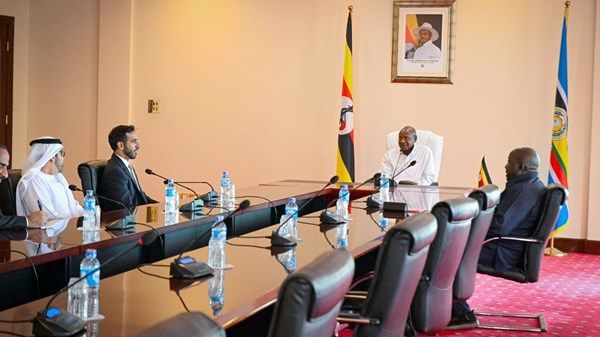 نقل لفخامته تحيات رئيس الدولة.. رئيس أوغندا يستقبل شخبوط بن نهيان