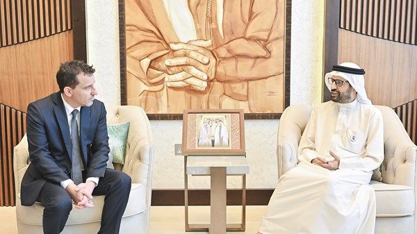 علي النعيمي يبحث علاقات التعاون البرلماني مع وفد «الشيوخ» الفرنسي