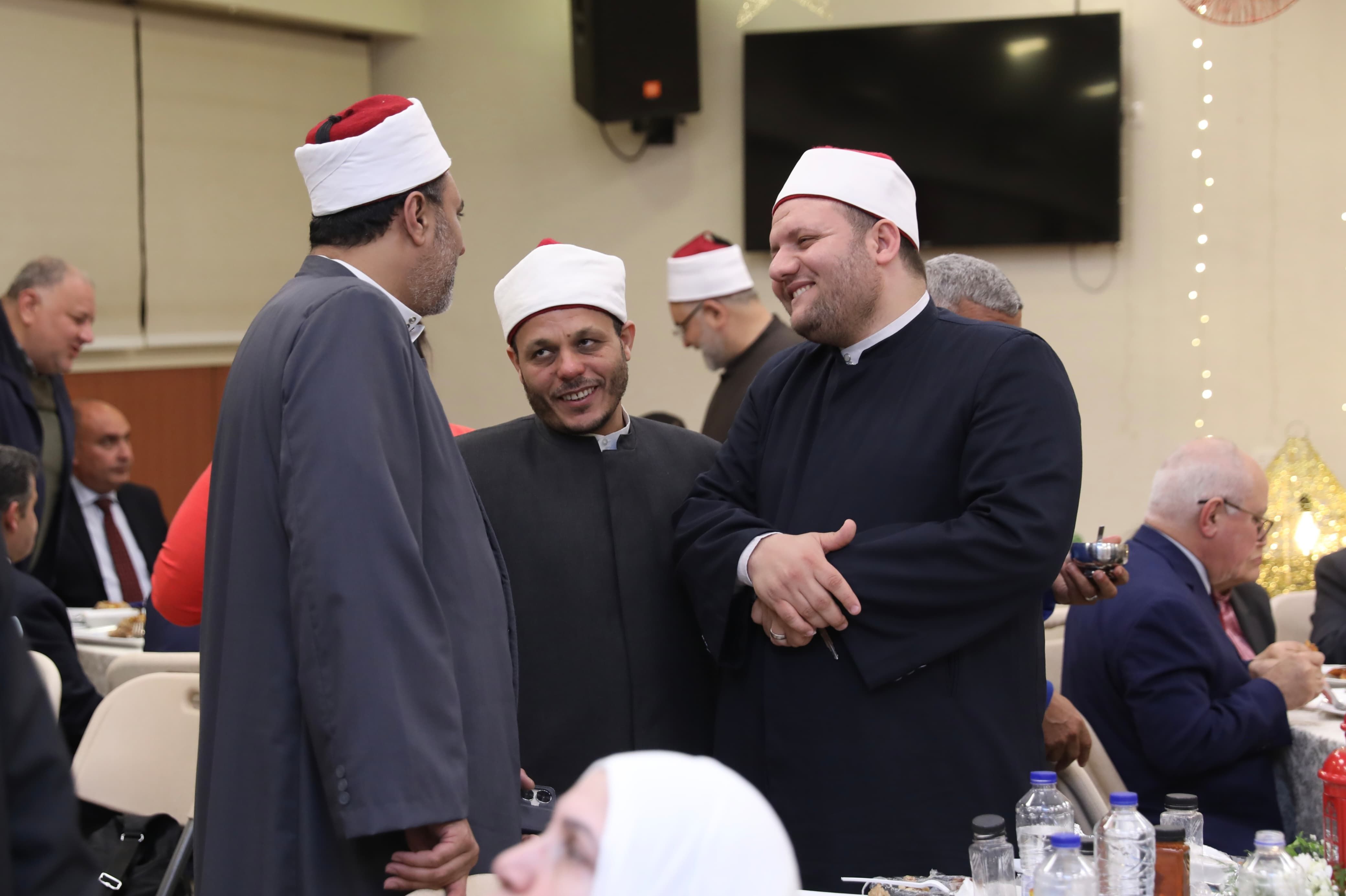 رئيس الطائفة الإنجيلية ومحافظ القاهرة يشهدان إفطار الكنيسة الإنجيلية.. صور