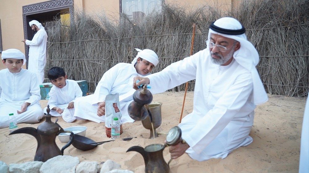 1622 طالباً وطالبة في الموسم التاسع لـ «مدرسة محمد بن زايد للصقارة وفراسة الصحراء»