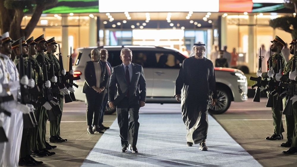 رئيس الدولة وملك الأردن يبحثان العلاقات الأخوية