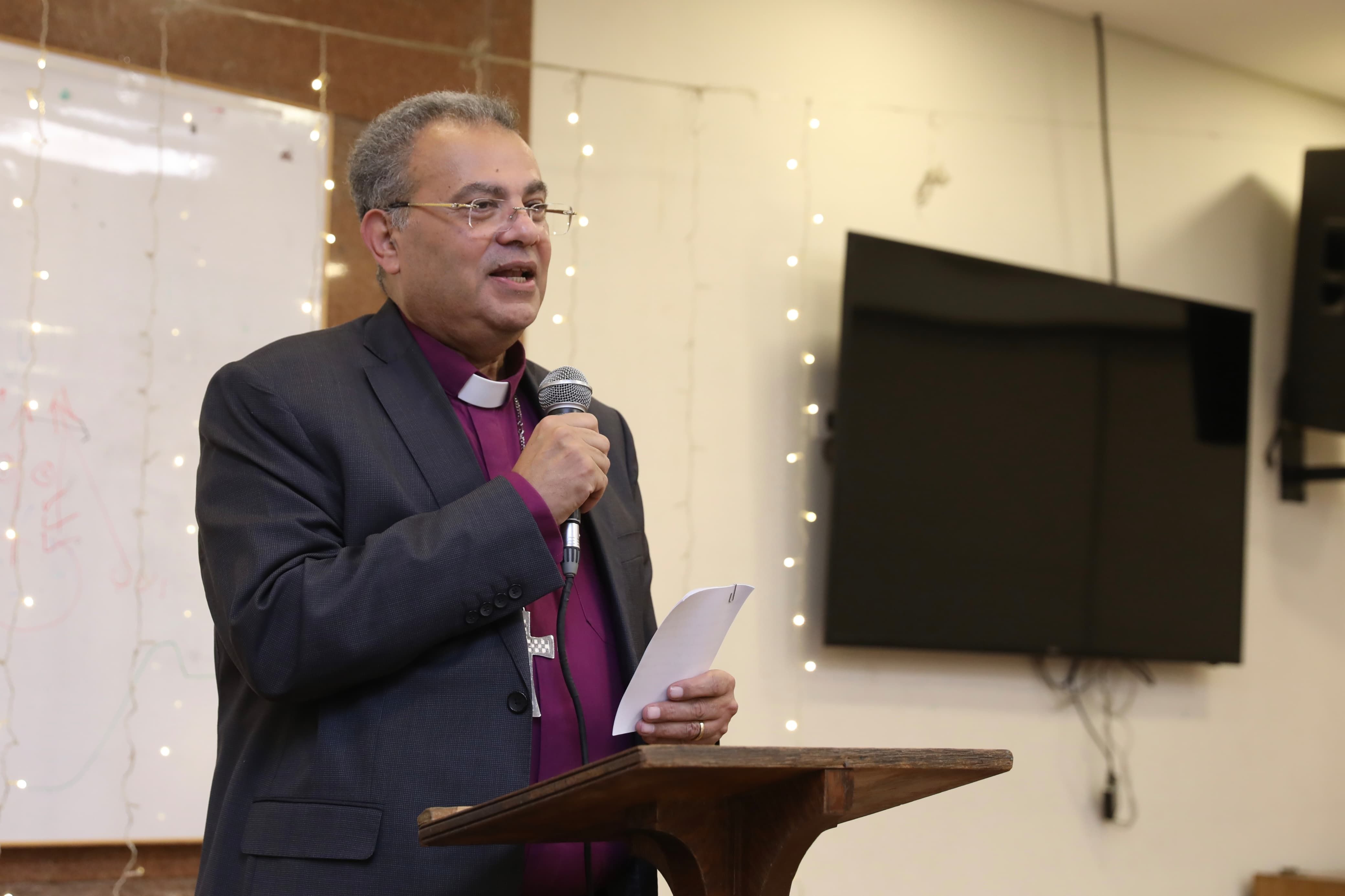 رئيس الطائفة الإنجيلية ومحافظ القاهرة يشهدان إفطار الكنيسة الإنجيلية.. صور