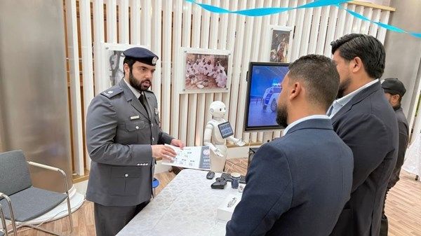 شرطة أبوظبي تساهم في تعزيز ثقافة القراءة خلال «معرض الابتكار»