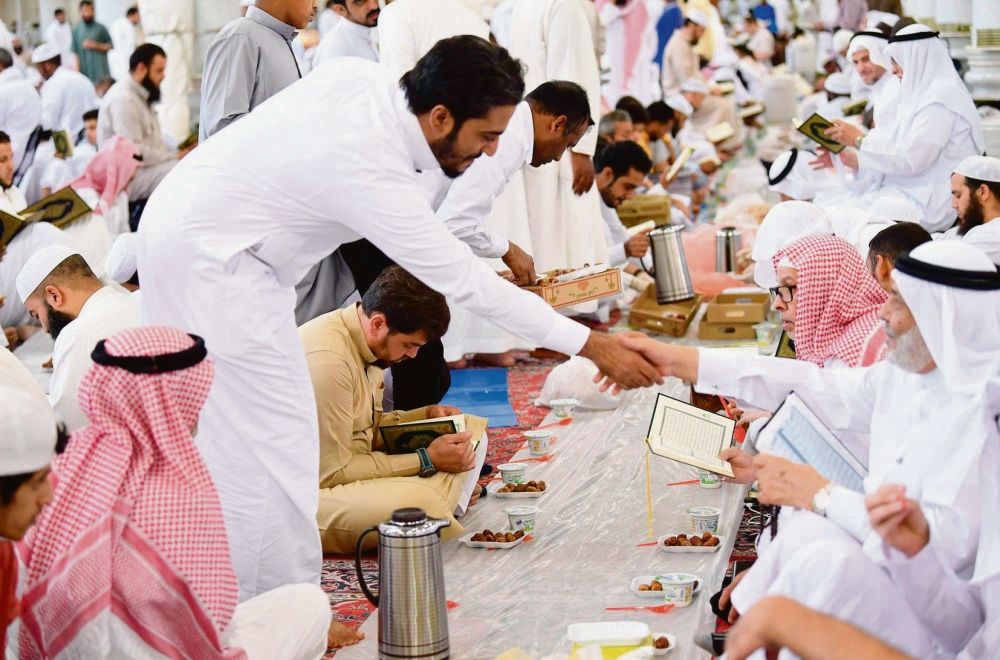 فرصة للترابط الأسري.. جوانب يعززها شهر رمضان في شخصيتك