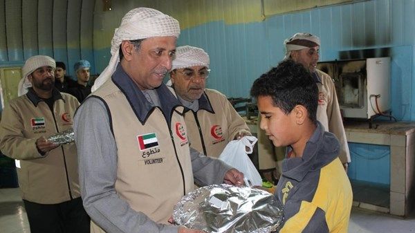 توزيع وجبات رمضانية بمناسبة «يوم زايد للعمل الإنساني» في مريجيب الفهود