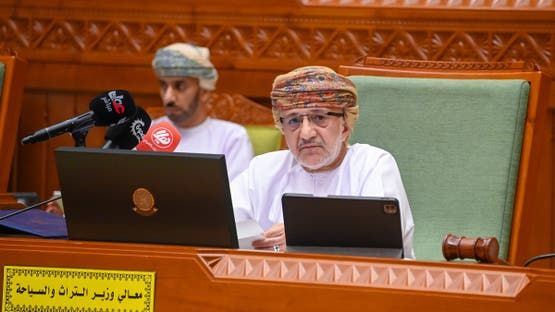 الخليج اليوم .. وزير السياحة العماني: التأشيرة السياحية الخليجية قيد الدراسة