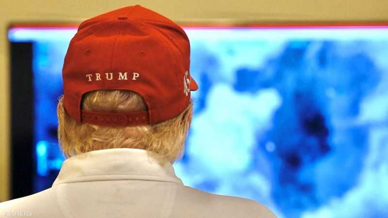 الخليج اليوم .. فضيحة أمنية.. صحفي يطلع بالخطأ على خطط ترامب لضرب الحوثيين