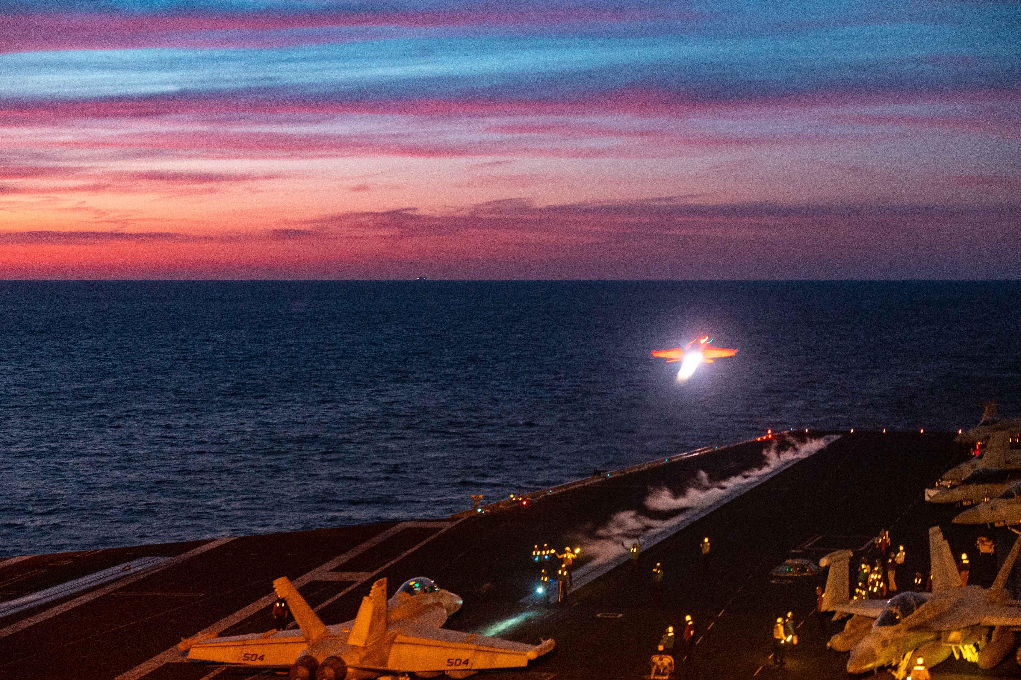 عاجل : ترامب يوجه البنتاغون بعملية جديدة ضد الحوثيين