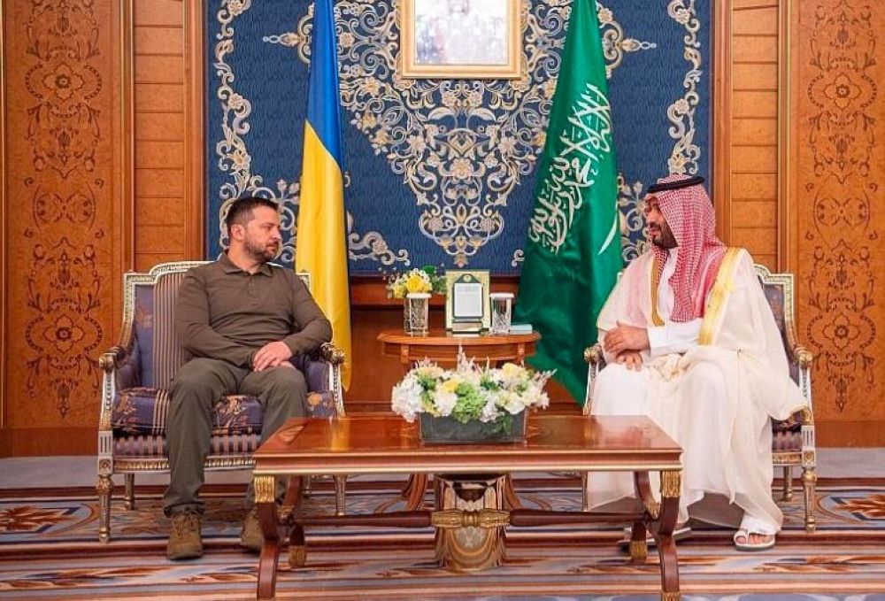 دبلوماسية ولي العهد بالقضايا الدولية.. حكمة وقيادة تعكس مكانة المملكة