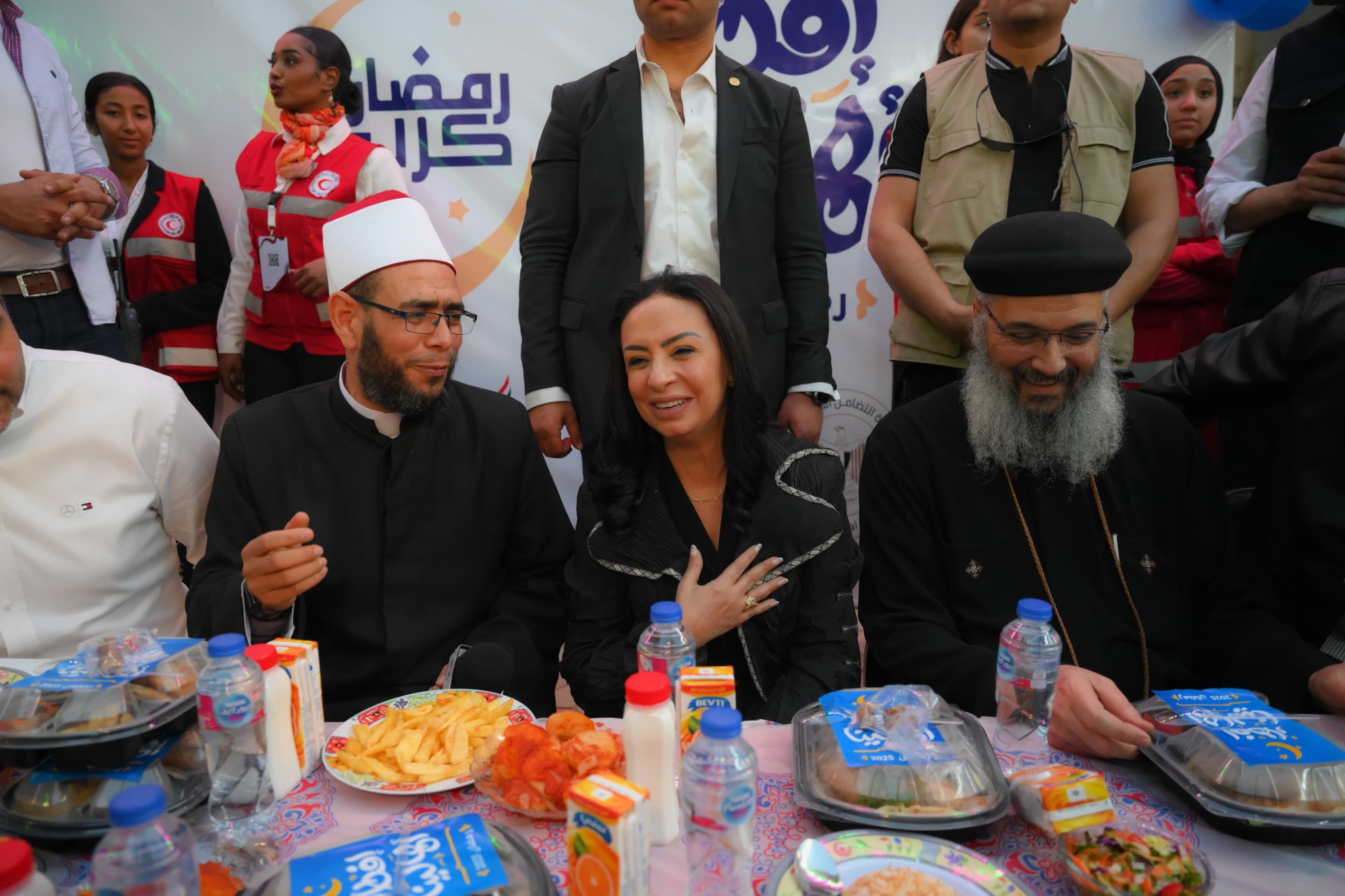 وزيرة التضامن تشهد حفل "إفطار أهالينا" لسكان المناطق بديلة العشوائيات