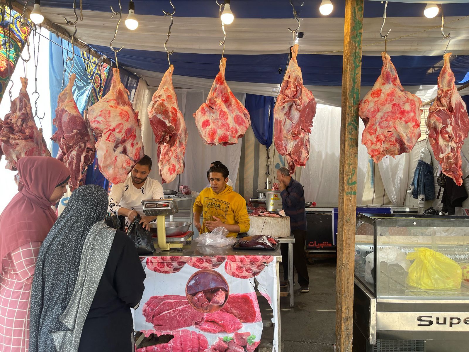 معرض أهلًا رمضان في العمرانية يطرح كيلو اللحمة بـ250 جنيهًا