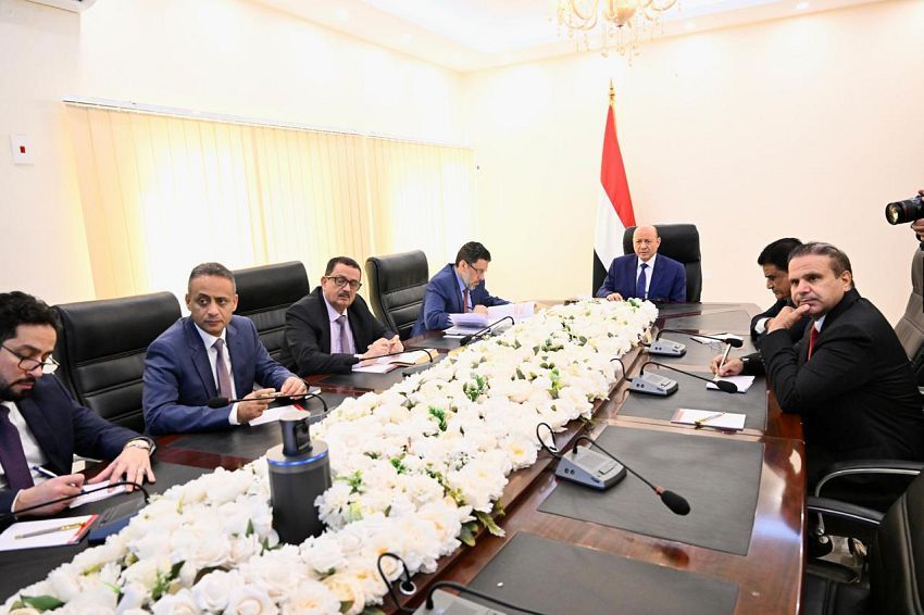 عاجل : الرئيس العليمي يفاجئ الجميع ويعلن رسمياً عن خارطة الطريق لليمن