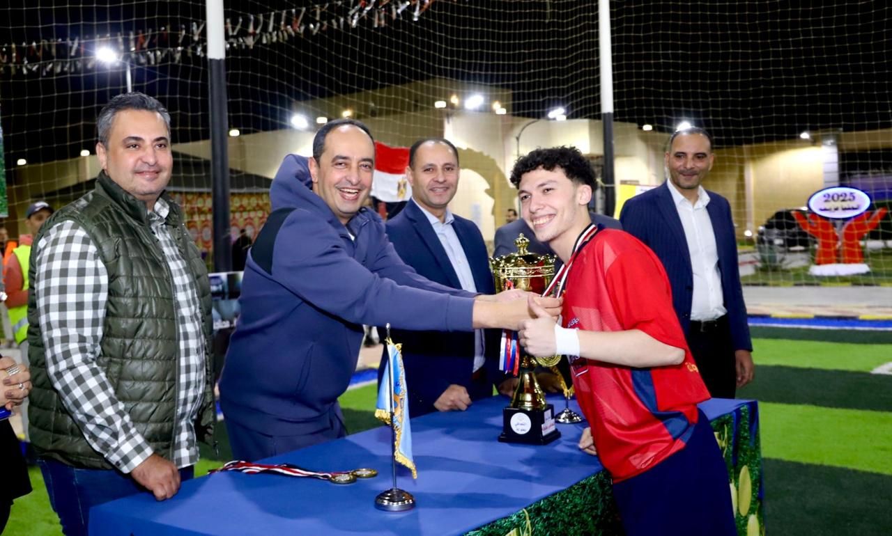 مدير صندوق مكافحة الإدمان يشارك المتعافين حفل الإفطار ولعب كرة القدم