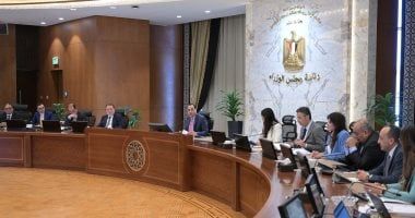 المجموعة الوزارية الاقتصادية: خطة حكومية لتحويل جزء من الديون إلى استثمارات