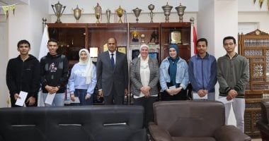 رئيس مجلس الأمناء يكرم الفائزين بالمركز الأول فى مسابقة أوائل الطلبة