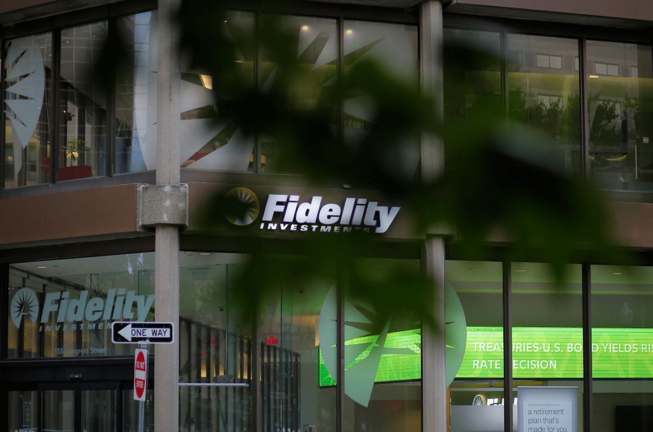 شركة “Fidelity” تحضر لإطلاق عملتها الرقمية المستقرة المرتبطة بالدولار وتحدد الموعد!