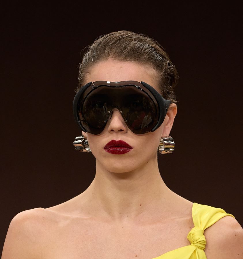 موضة أحمر الشفاه في ربيع وصيف 2025: دليلك لأبرز الألوان الرائجة