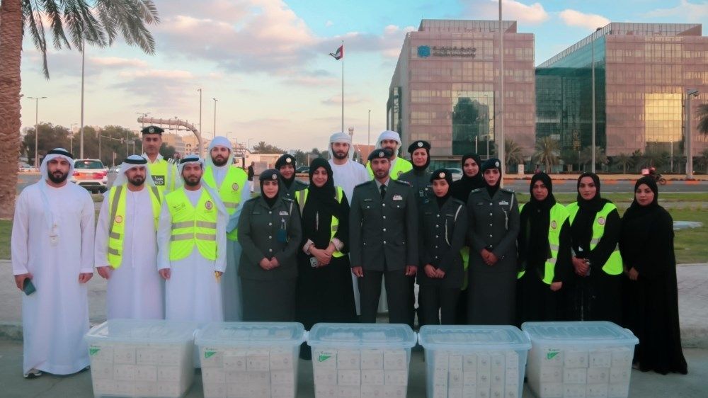 شرطة أبوظبي تختتم مشاركتها في مبادرة «أطعم تؤجر الرمضانية»
