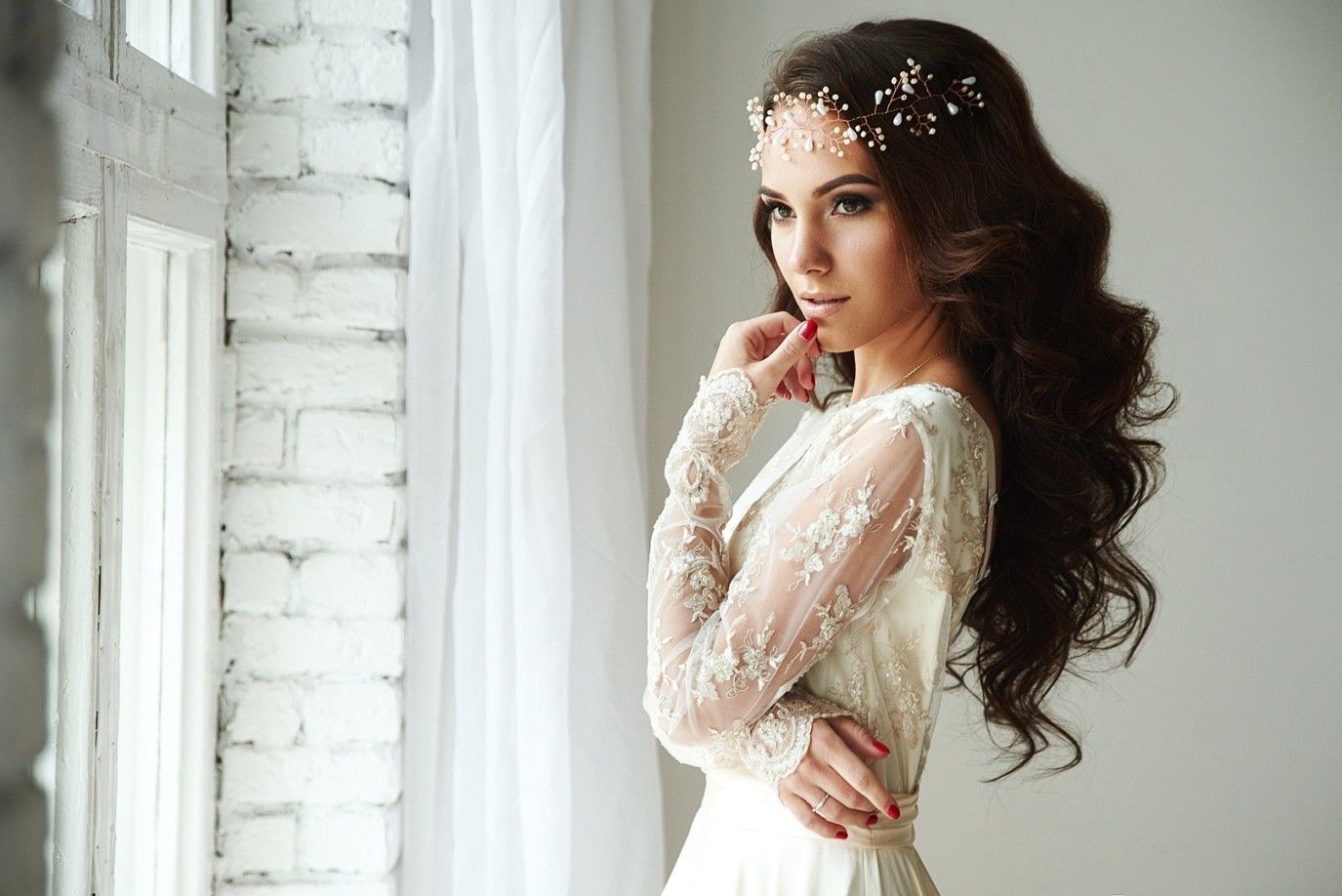 لإطلالة تخطف الأنظار.. أجمل أكسسوارات شعر لعروس العيد