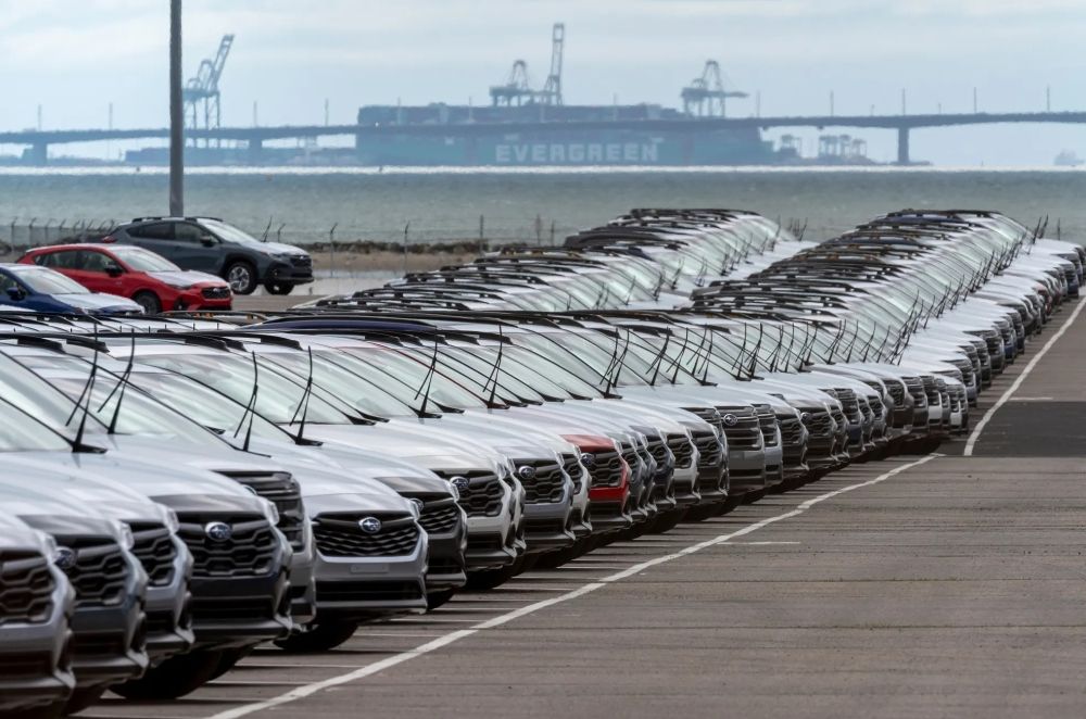 إدانة أوروبية.. ترامب يفرض رسومًا جمركية على السيارات المستوردة