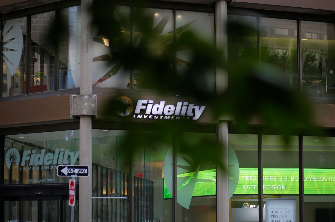 شركة “Fidelity” تحضر لإطلاق عملتها الرقمية المستقرة المرتبطة بالدولار وتحدد الموعد!