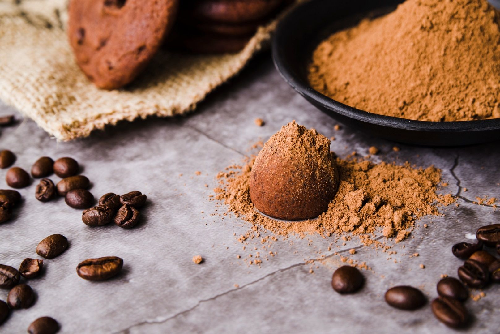 فوائد الحنة للشعر.. تغذية طبيعية وتقوية للجذور ولمعان يدوم طويلاً