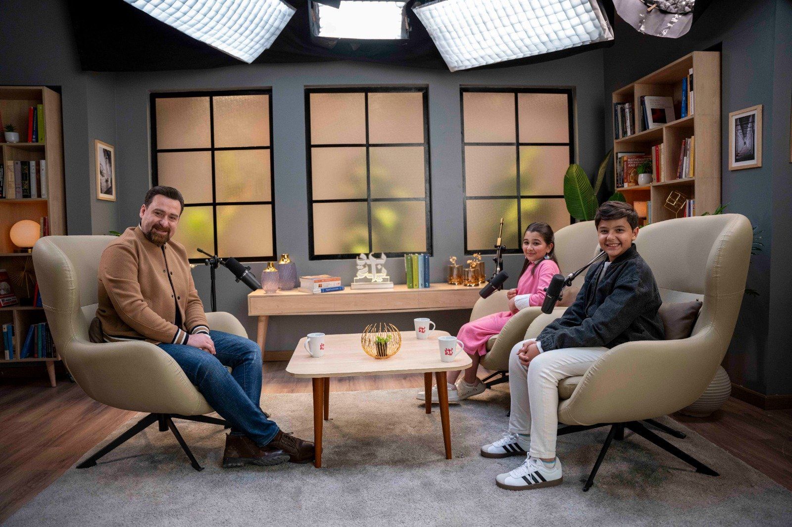 نضال الشافعي يشدد على ضرورة تشجيع الشباب فى بودكاست "بداية جديدة"