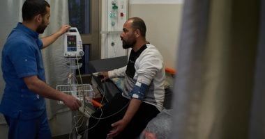 عقب إطلاق سراحه.. المخرج الفلسطيني حمدان بلال يروي تفاصيل اعتداء مستوطنين عليه