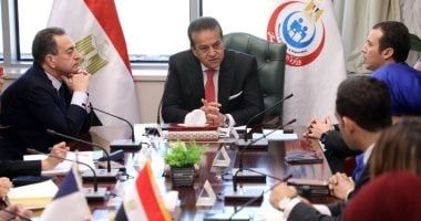 وزير الصحة يبحث مع سفير فرنسا لدى مصر تعزيز سبل التعاون المشترك