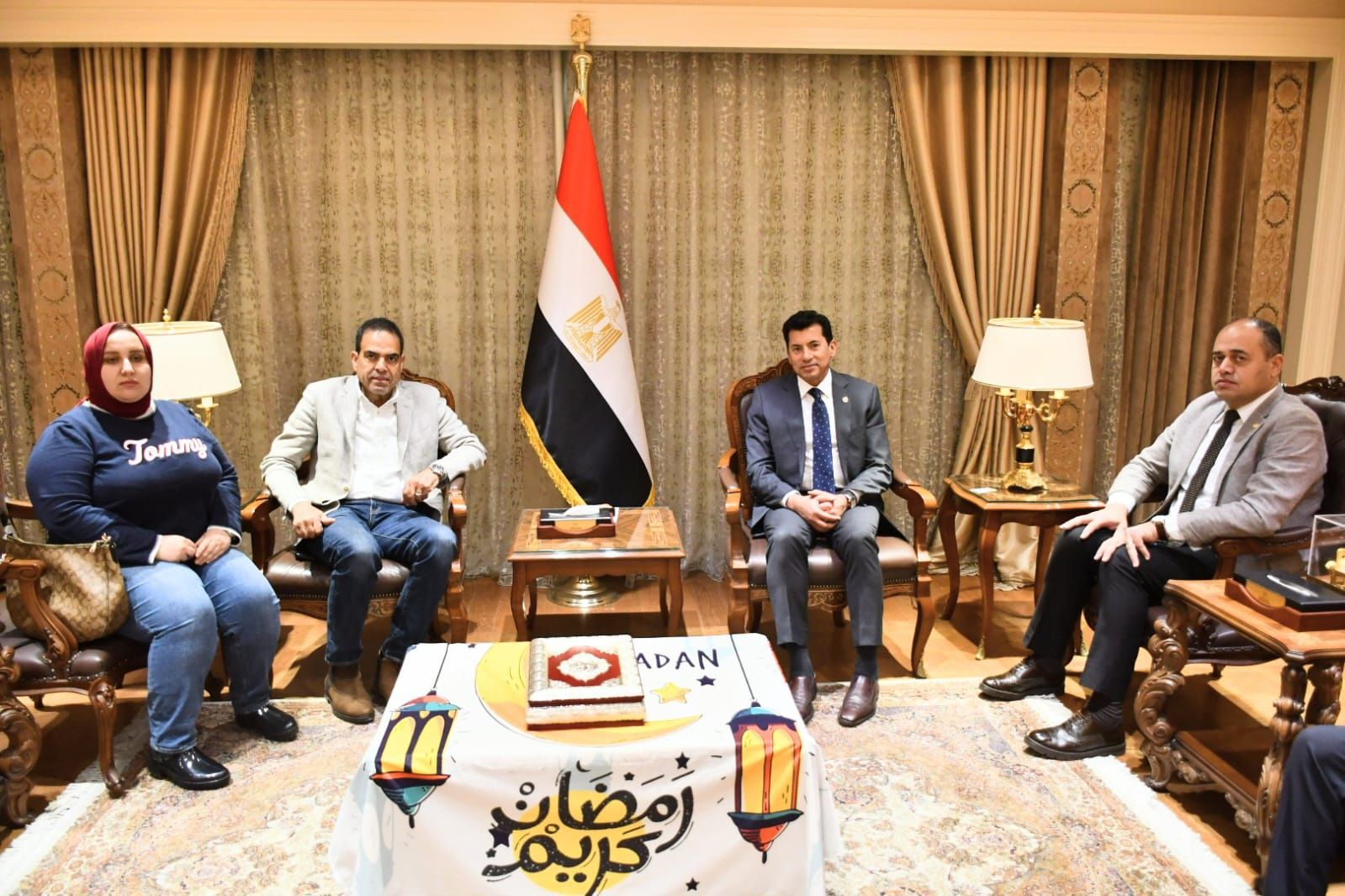 وزير الشباب والرياضة يستقبل أسرة لاعب الإسكواش محمد زكريا ..ويؤكد دعم الأبطال الرياضيين