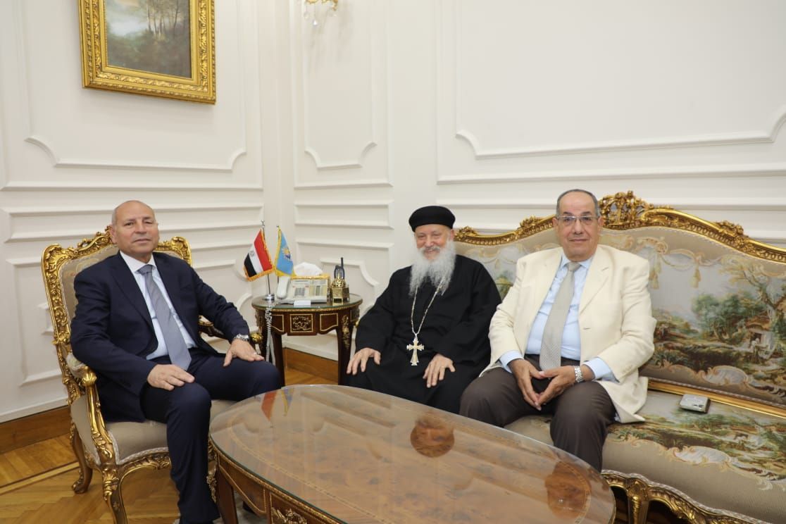 محافظ القاهرة يستقبل وفد بيت العائلة المصرية للتهنئة بعيد الفطر