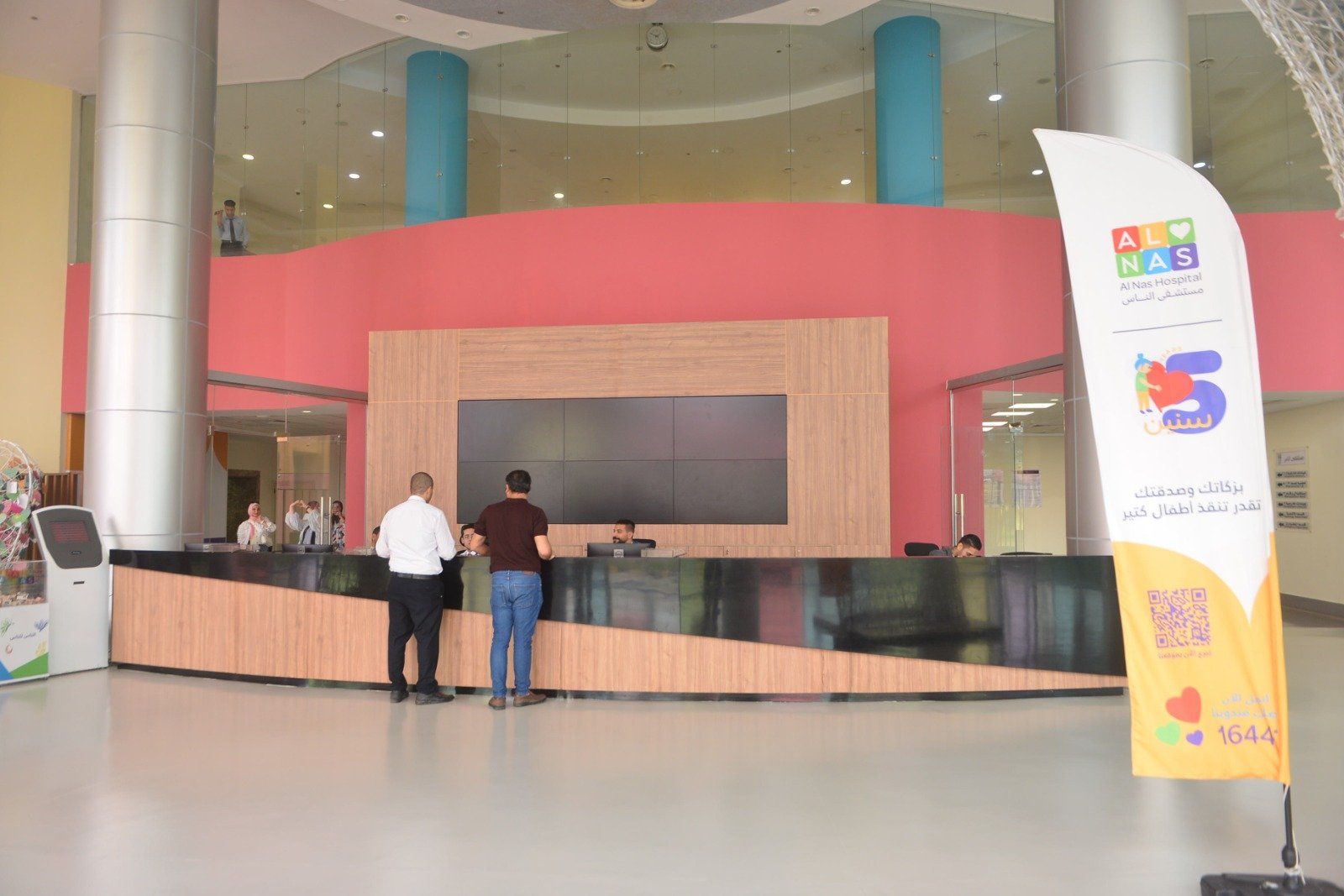 قصة نجاح في مستشفى الناس.. فرح وهنا طفلتين ولدا بعيوب خلقية نادرة وجراحة دقيقة تنهي المحنة