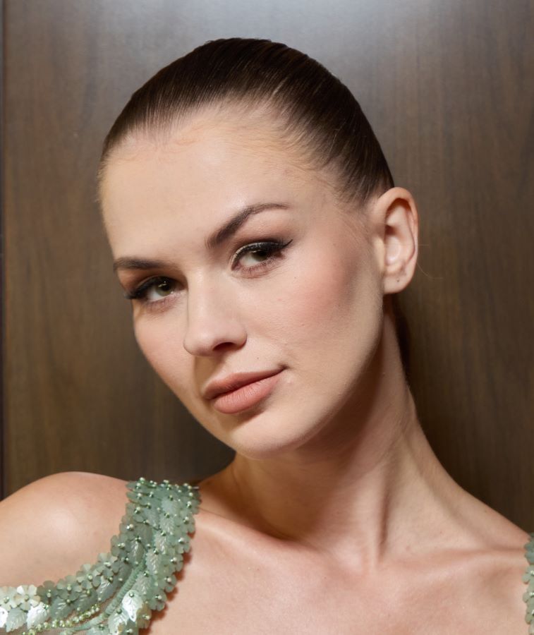 موضة أحمر الشفاه في ربيع وصيف 2025: دليلك لأبرز الألوان الرائجة