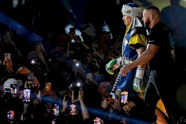 "حب الوطن" وقود أسطورة الملاكمة الأوكراني أوسيك على الحلبات