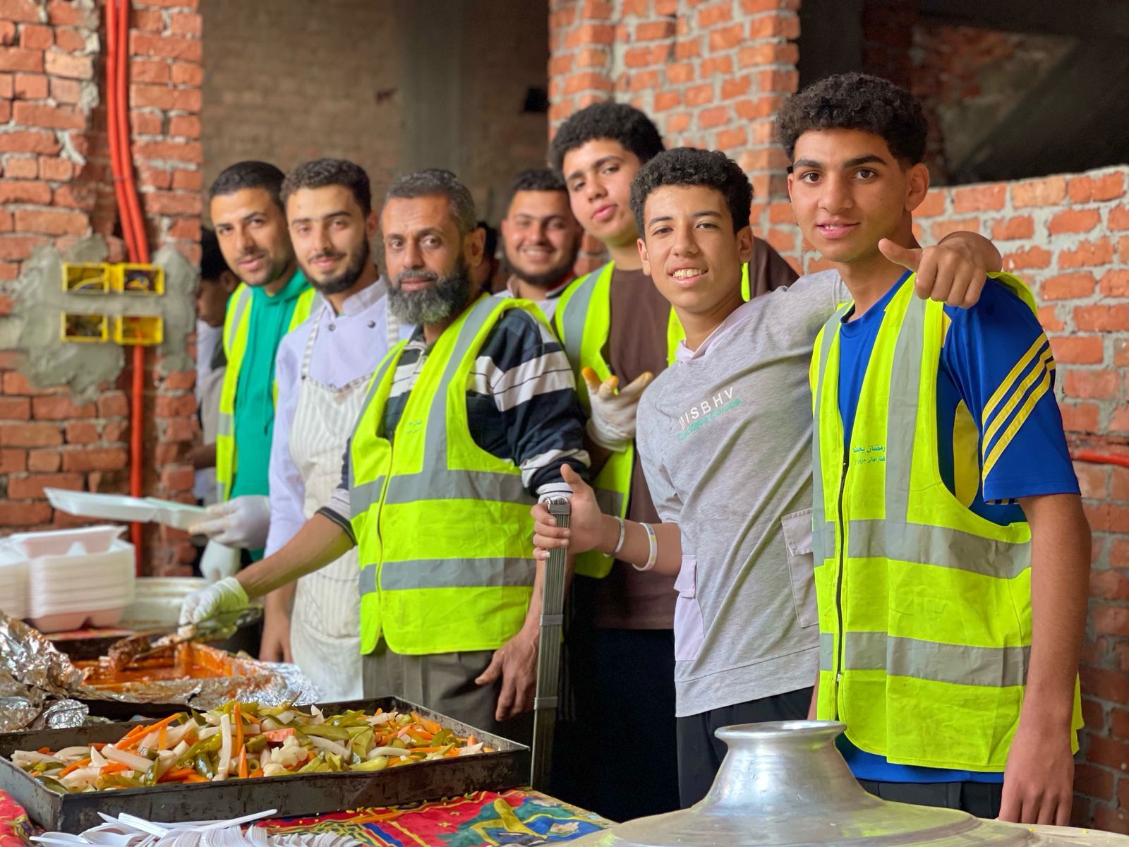 جزيرة الوراق بتفرح.. الأهالى يجهزون مائدة إفطار جماعى للعام الرابع.. صور