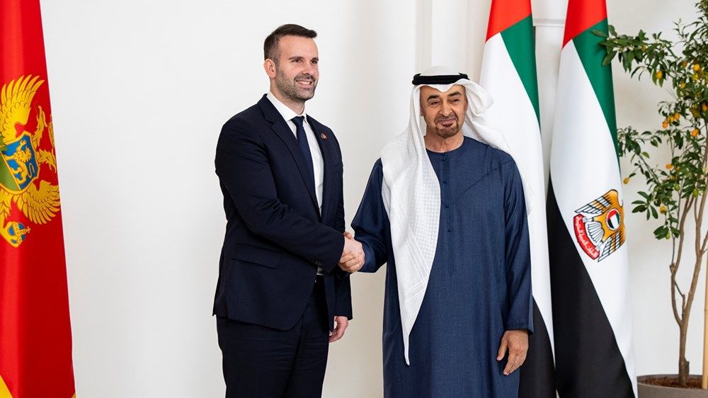 رئيس الدولة يبحث مع رئيس وزراء مونتينيغرو تعزيز علاقات التعاون ويشهد توقيع اتفاقيتين بين البلدين