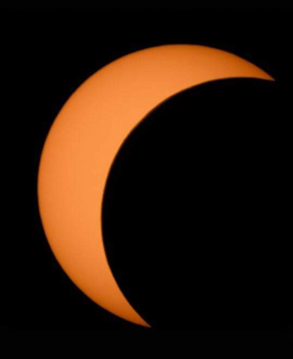 غير مُشاهد في المملكة.. كسوف جزئي يغطي 93% من قرص الشمس غدًا