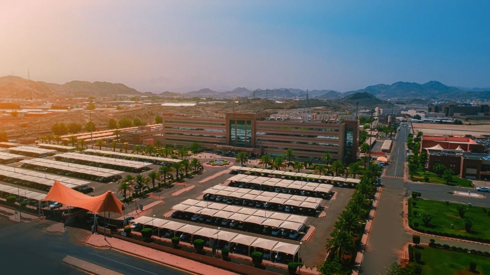 مكة المكرمة.. زراعة صمام أورطي بالقسطرة تنهي معاناة معتمر