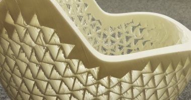 تكنولوجيا: خوذة دراجة بخارية 3D تمتص الصدمات بتعديل شكلها حسب الحاجة