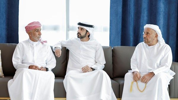 حمدان بن محمد يقدّم واجب العزاء في وفاة حمد بن محمد بوهليبة