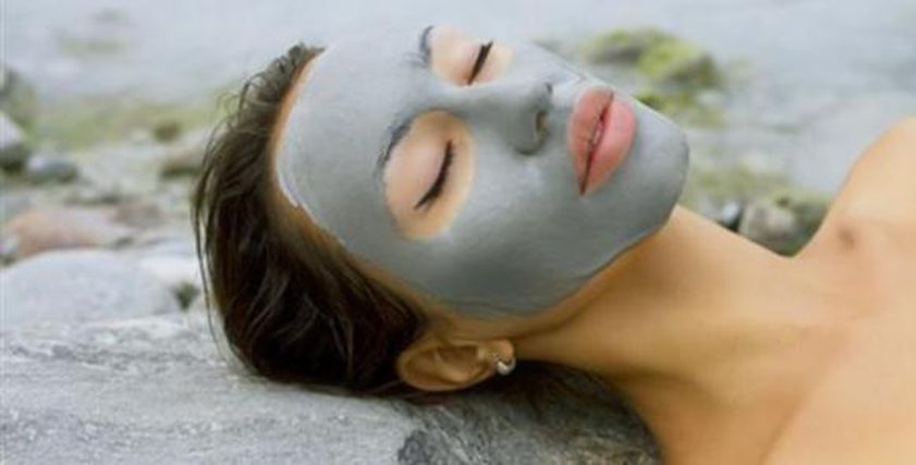 6 ماسكات طبيعية لتنظيف البشرة قبل العيد.. «اختبريها أولا»