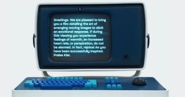 تكنولوجيا: بعد ظهوره فى الدراما.. آبل تدرج جهاز "Lumon Terminal" بحملة منصة Apple TV+