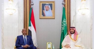 ولى العهد السعودى والبرهان يبحثان مستجدات الأوضاع فى السودان