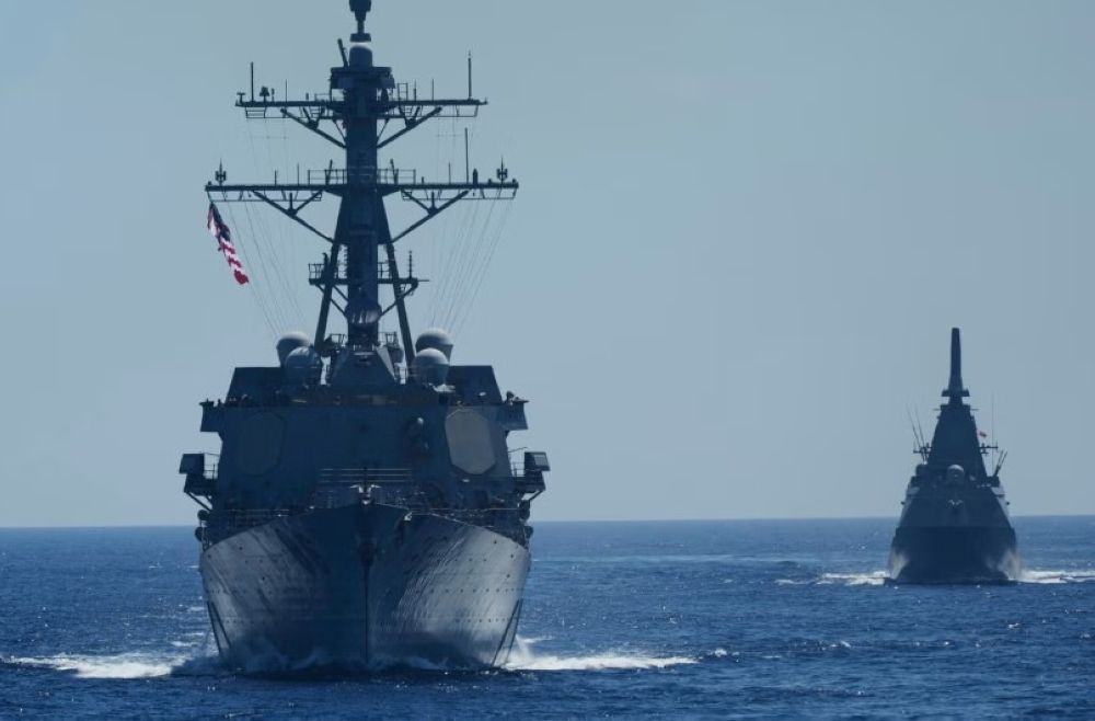 وسط مراقبة صينية.. إجراء مناورات بحرية بين أمريكا واليابان والفلبين