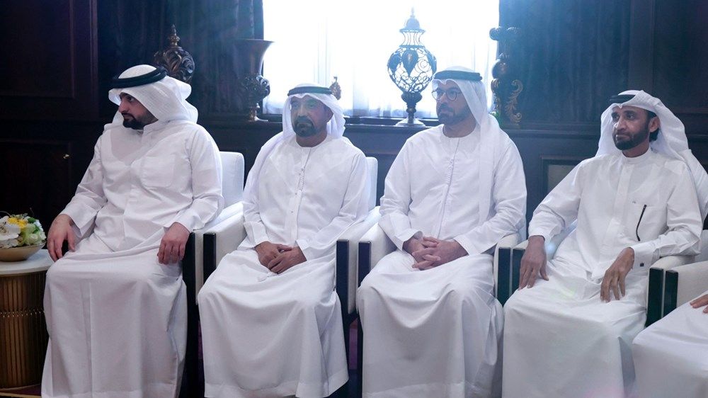 محمد بن راشد يلتقي رئيس وزراء مونتينيغرو ويبحثان تعزيز العلاقات الثنائية