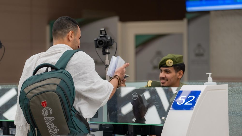 منظومة الداخلية تمنح ضيوف الرحمن تجربة روحانية آمنة