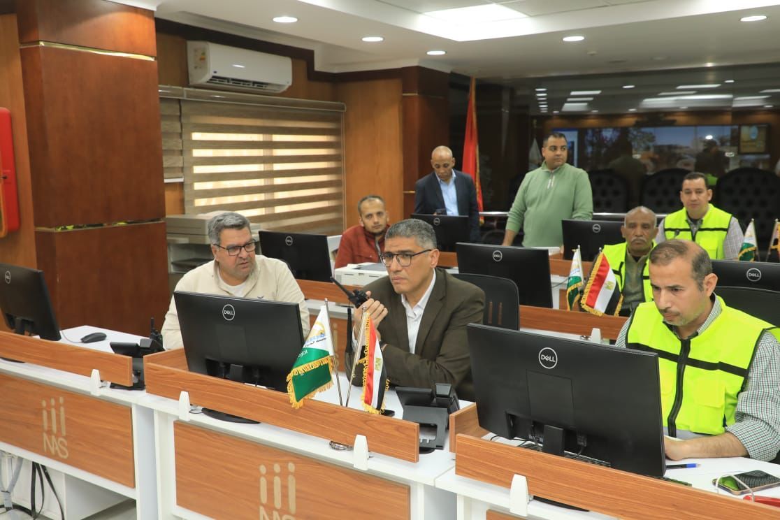 محافظ الجيزة يكلف برفع المخلفات وإزالة حالة بناء مخالف بأوسيم وكرداسة