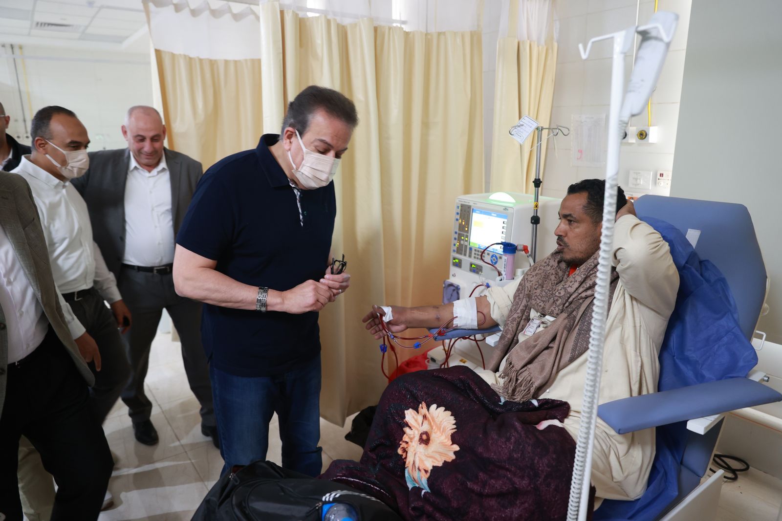 وزير الصحة ومحافظ المنيا يتفقدان مستشفى العدوة المركزي