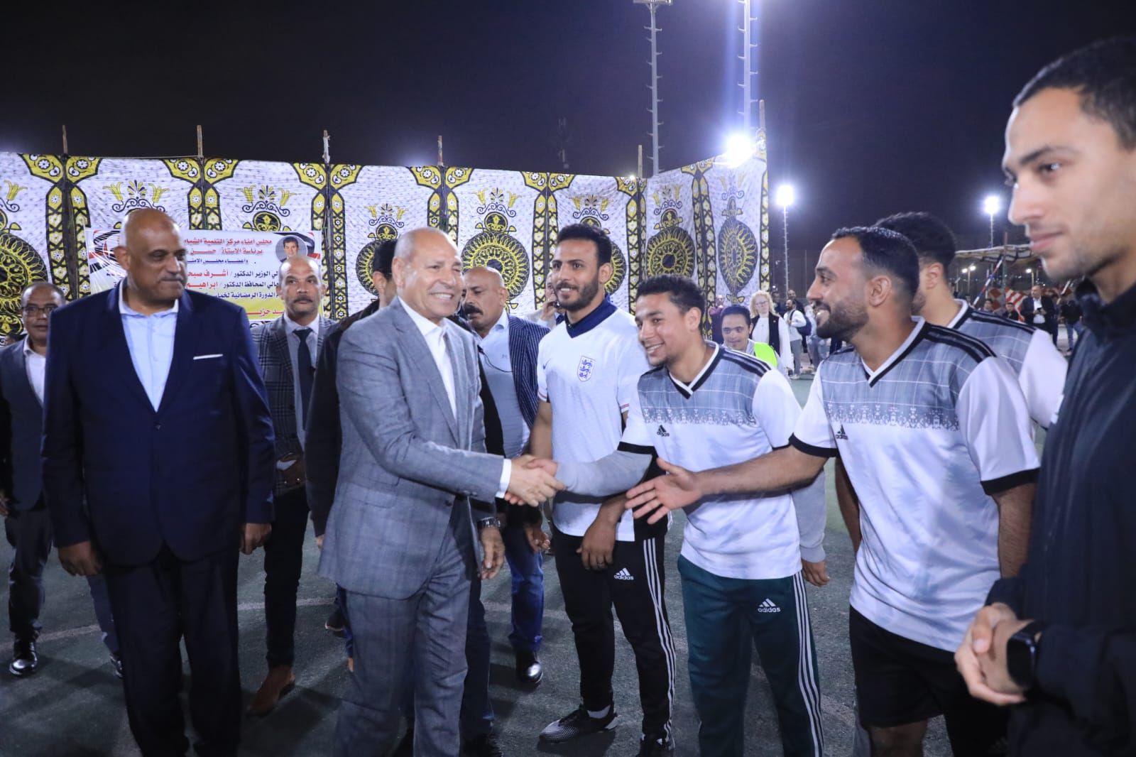 وزير الرياضة ومحافظ القاهرة يشهدان ختام الدورة الرمضانية لخماسى كرة القدم