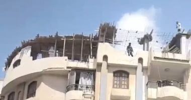 محافظة القاهرة تزيل بناء مخالفا بالمقطم: لن يتم التهاون فى مواجهة المخالفات